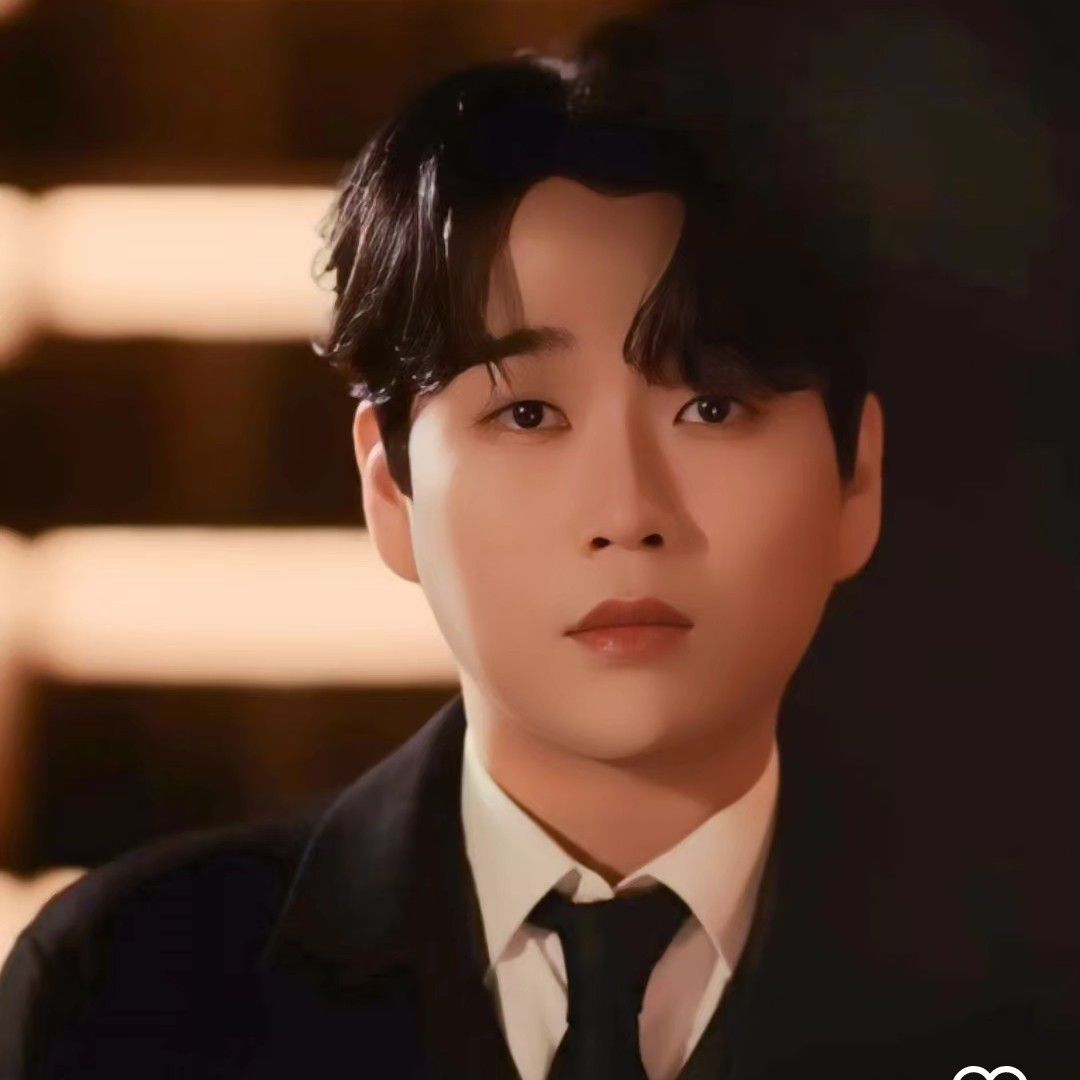 Latest photo of Hwang Youngwoong