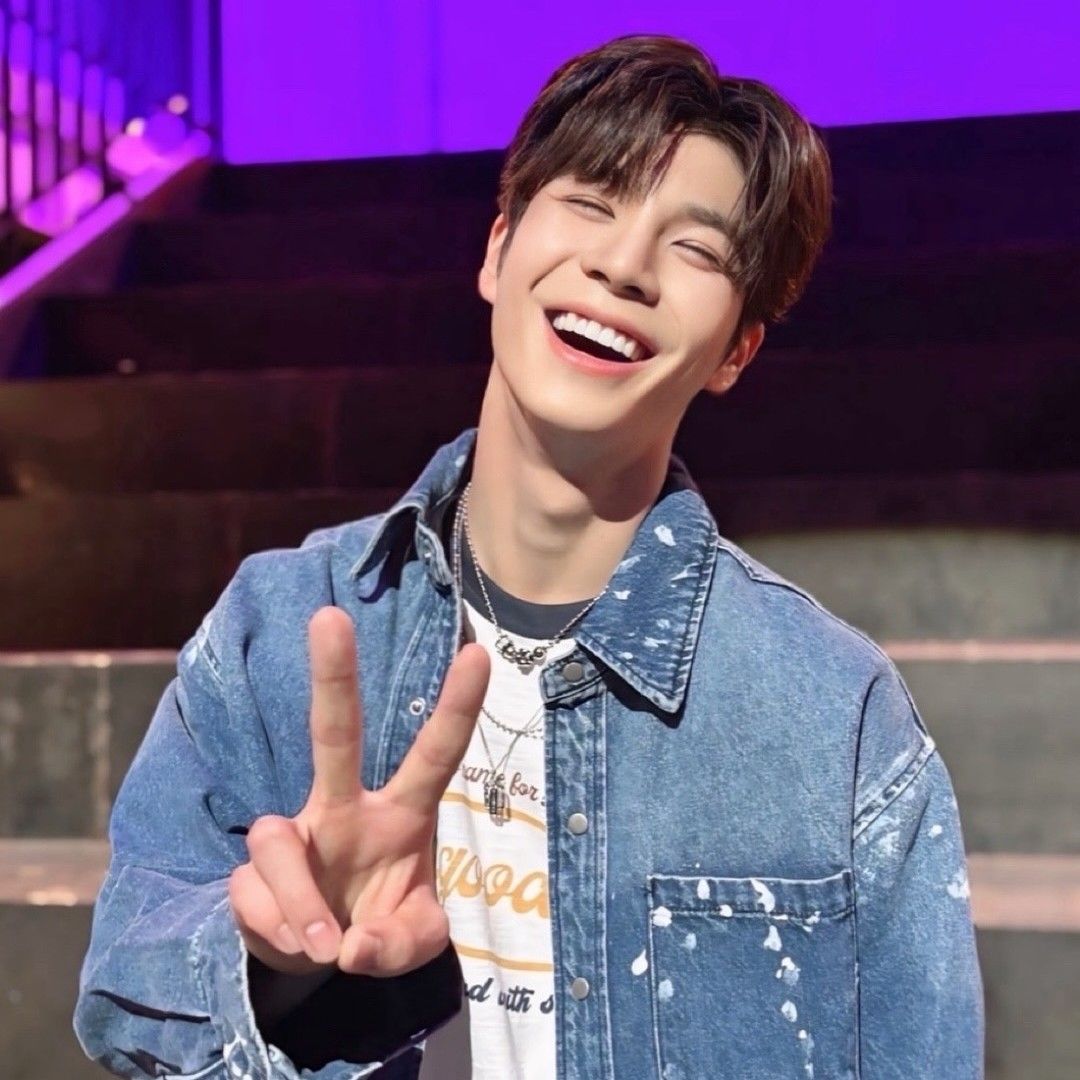 Recent activity shot of Jeong Dongwon