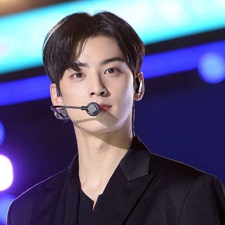 Latest photo of Cha Eunwoo