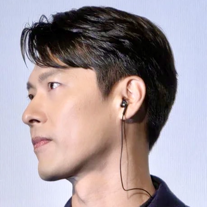 Behind-the-scenes cut of Hyun Bin
