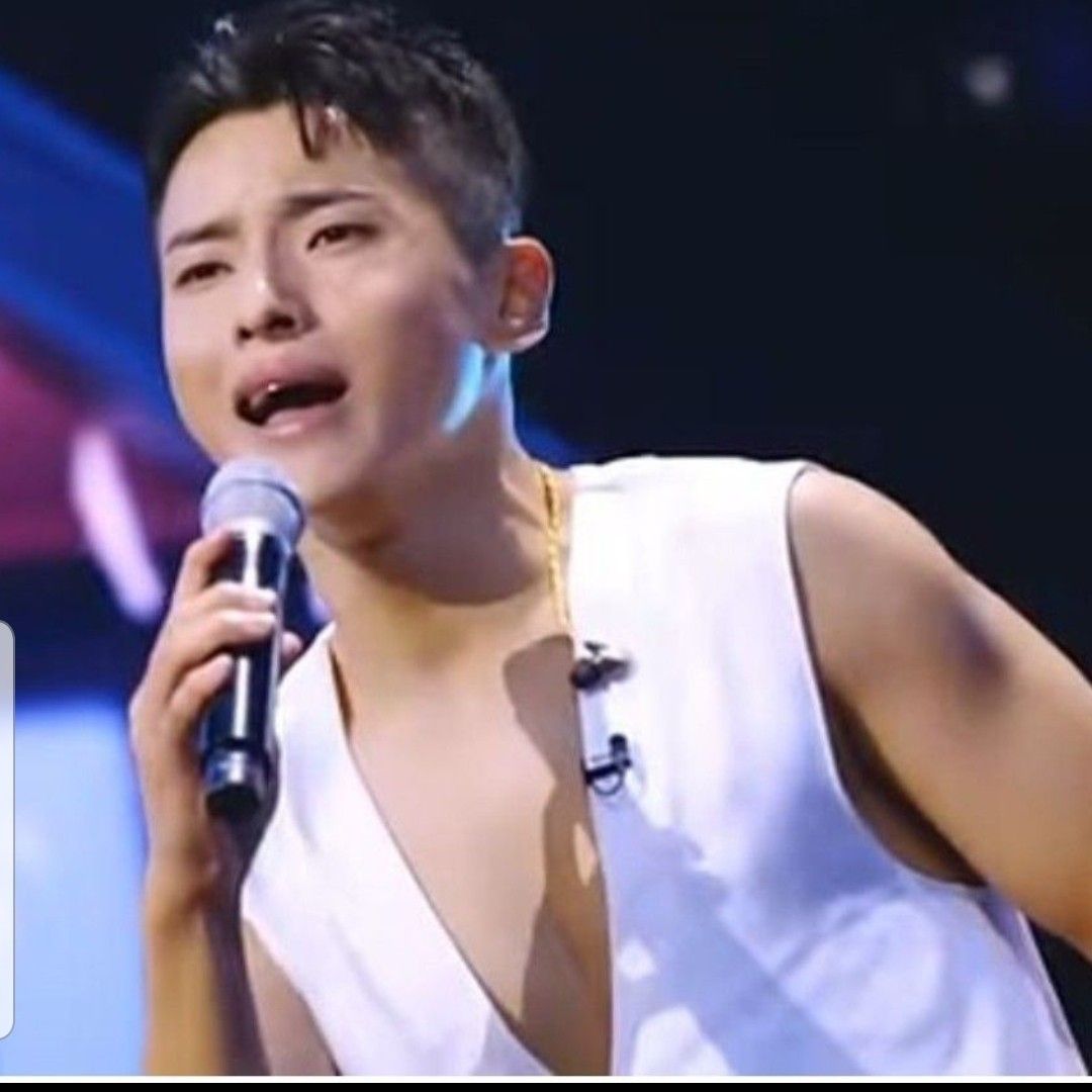 A moment captured by a fan of Seong Ri
