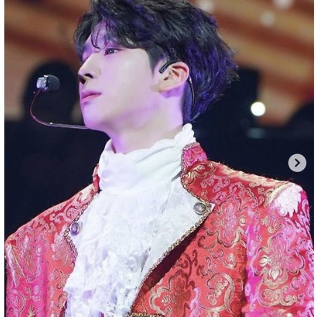 Behind-the-scenes cut of Jeong Dongwon