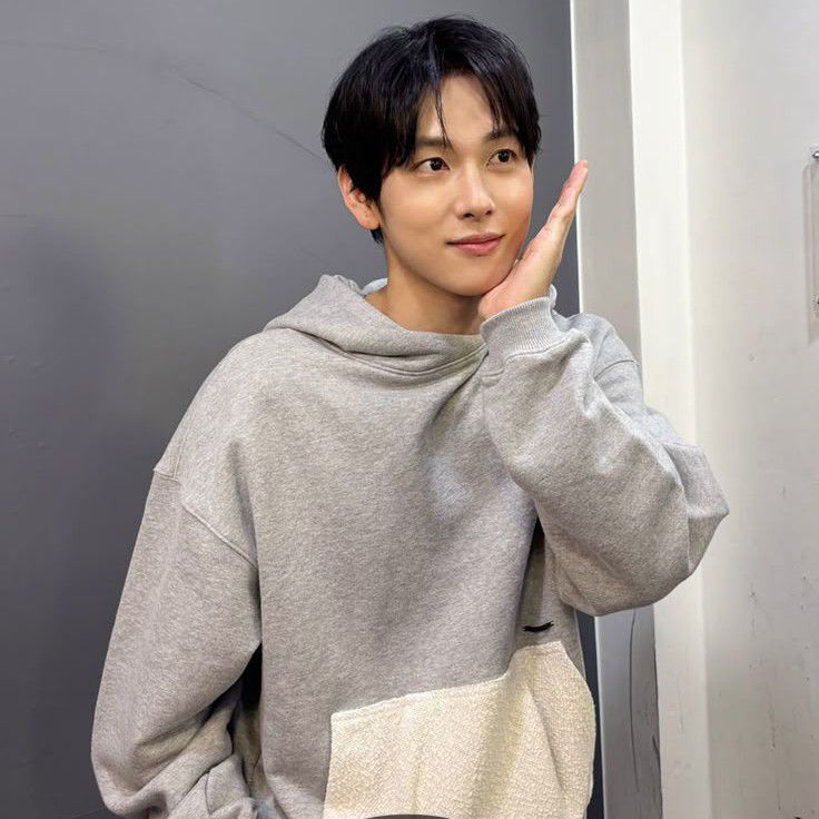 Behind-the-scenes cut of Yim Siwan