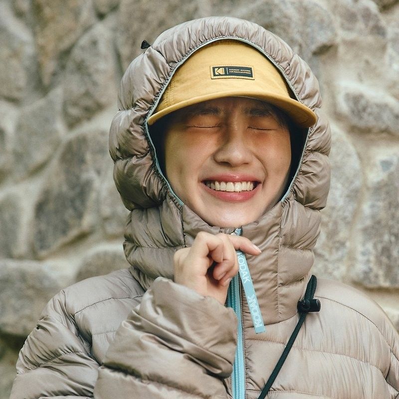 Behind-the-scenes cut of Kim Hyeyoon