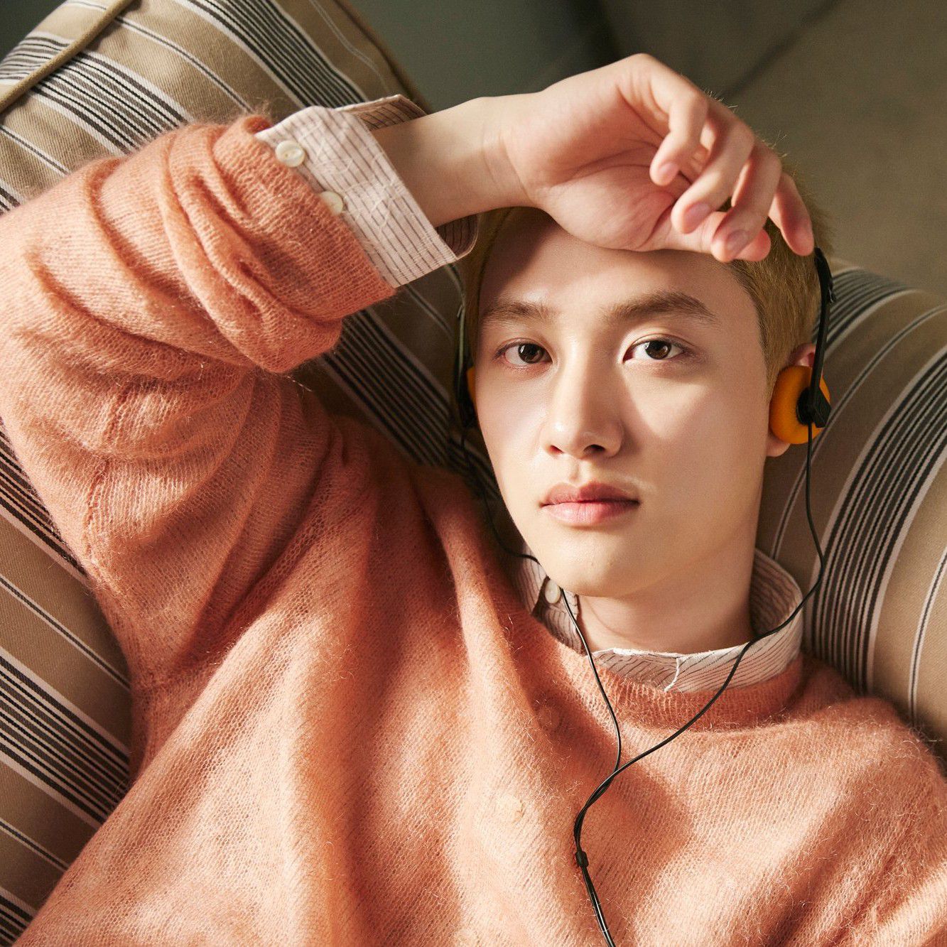Behind-the-scenes cut of Doh Kyungsoo (D.O.)