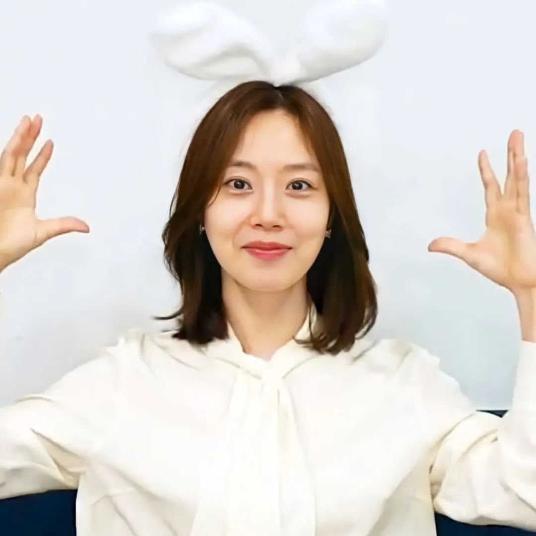 Behind-the-scenes cut of Moon Chaewon