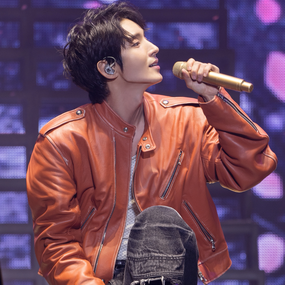 Recent activity shot of Lee Joongi