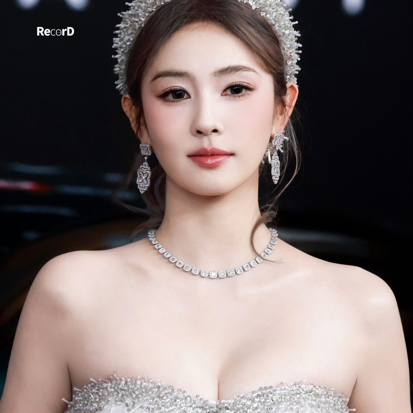 Behind-the-scenes cut of Bai Lu