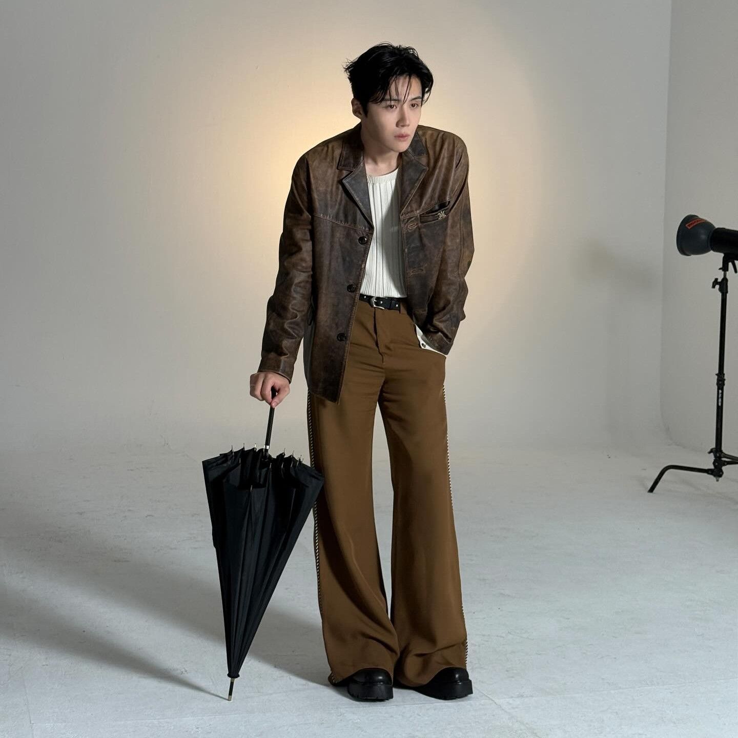 Behind-the-scenes cut of Kim Seonho