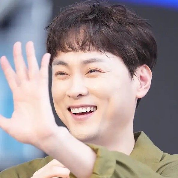 Latest photo of Min Kyunghoon