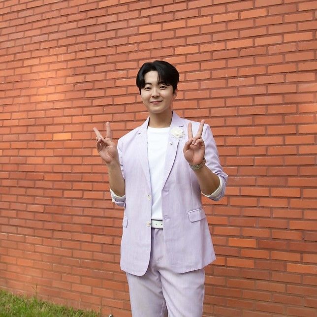 Behind-the-scenes cut of Park Minsu