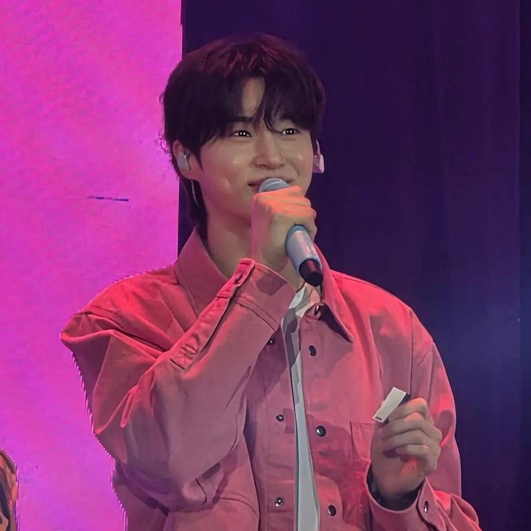 Behind-the-scenes cut of Byeon Wooseok