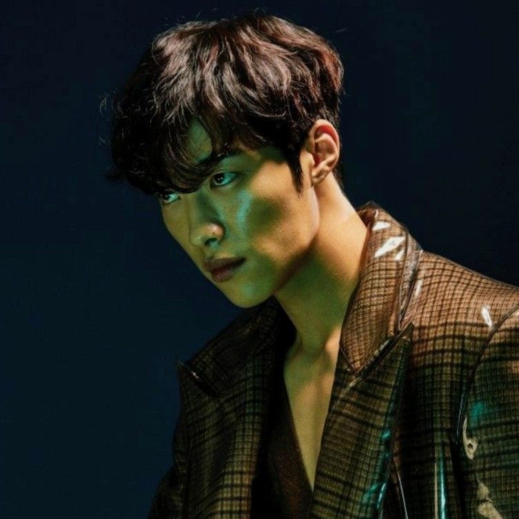 A moment captured by a fan of Woo Dohwan