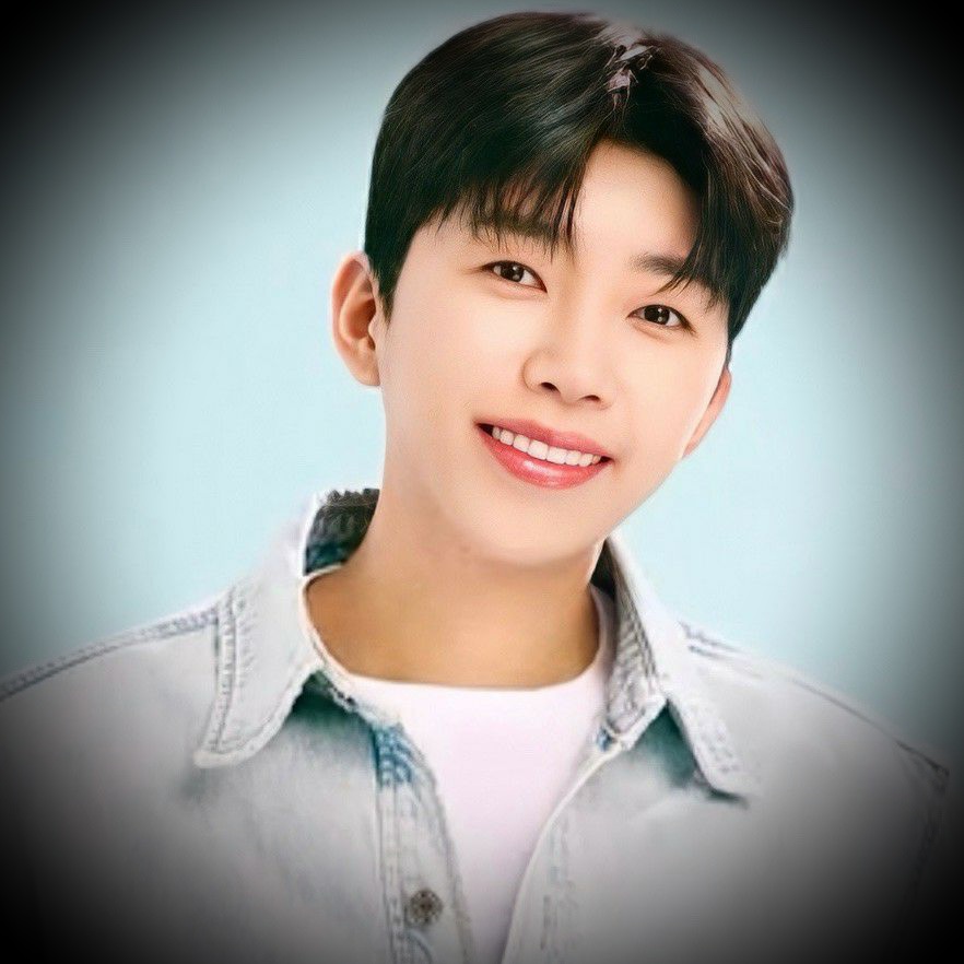 Behind-the-scenes cut of Lim Youngwoong