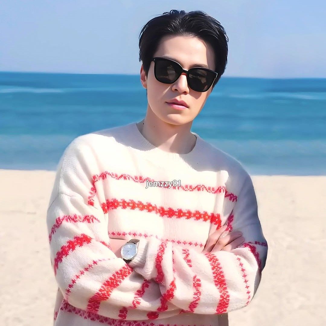 Recent activity shot of Lee Dongwook