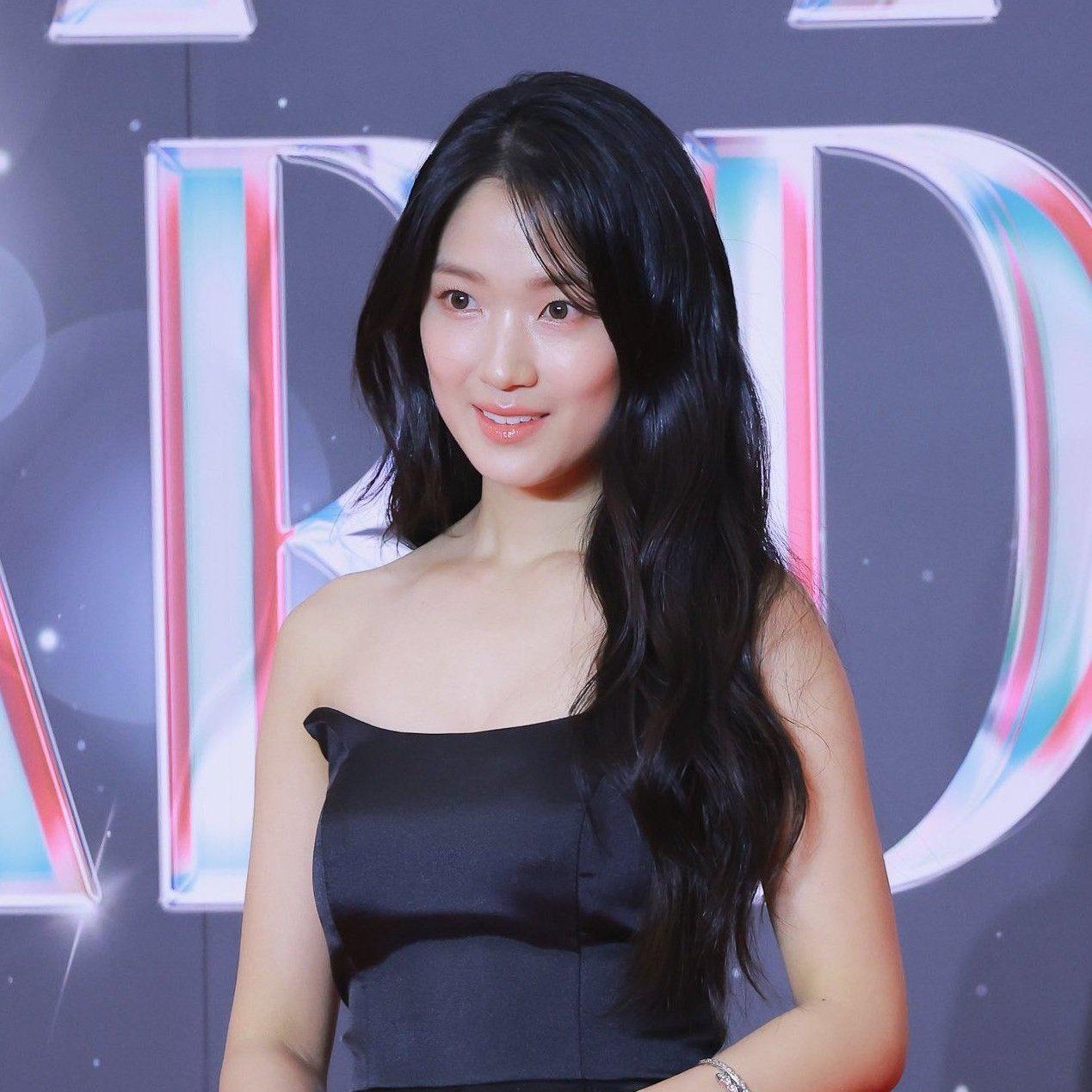 Recent activity shot of Kim Hyeyoon