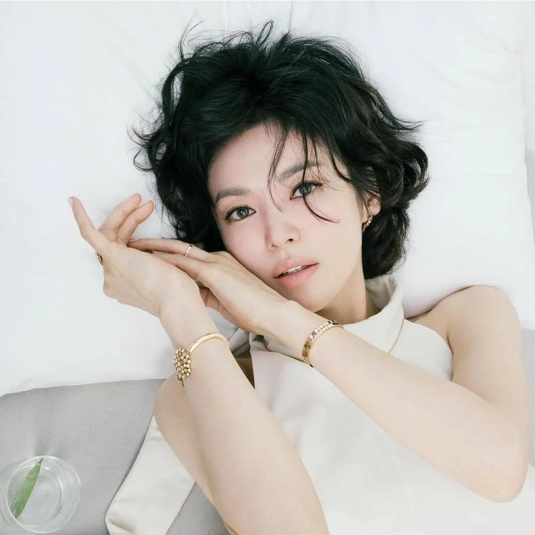 Behind-the-scenes cut of Song Hyekyo