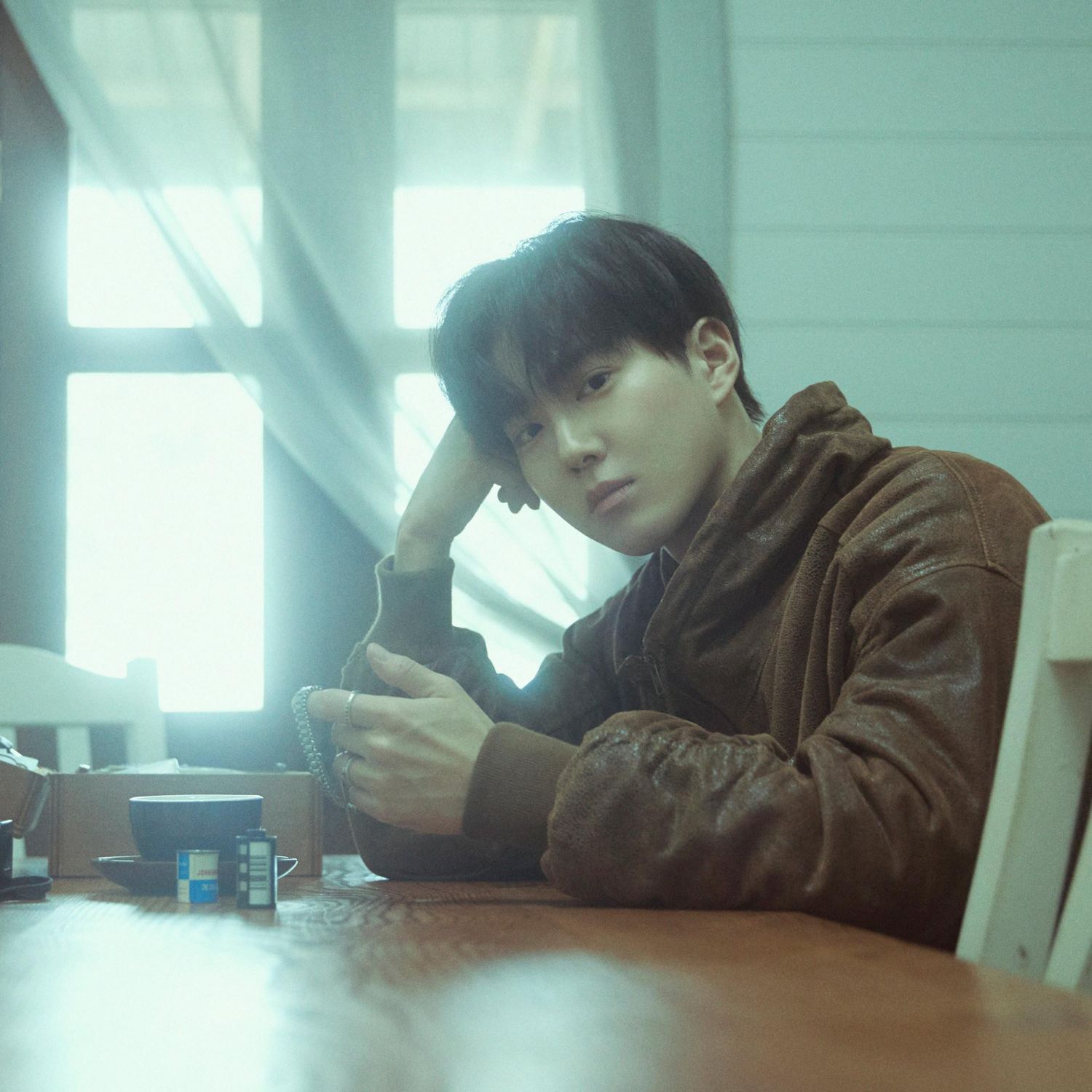 Behind-the-scenes cut of Suho