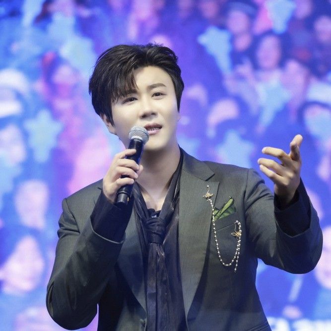 진해성 최근 활동샷