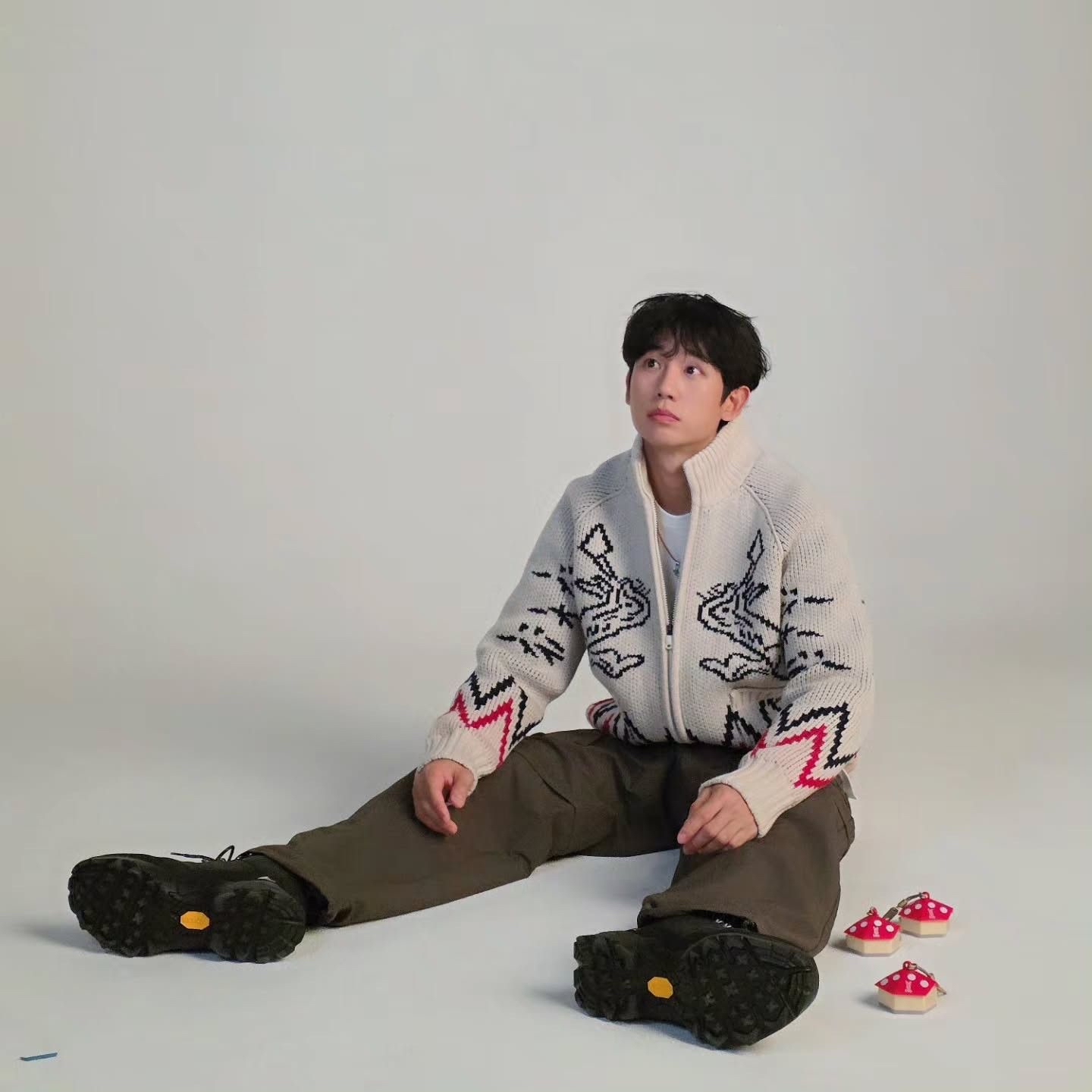 Behind-the-scenes cut of Jung Haein