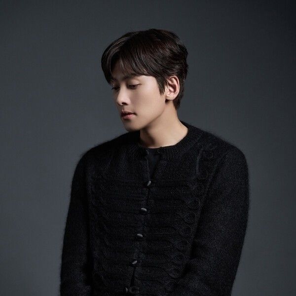 粉丝拍下的池昌旭瞬间