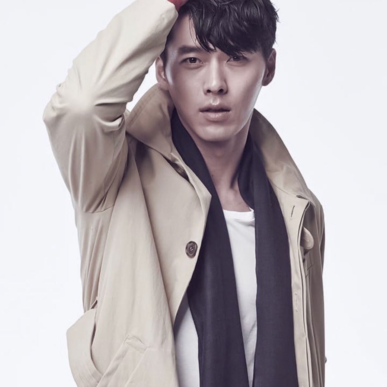 Behind-the-scenes cut of Hyun Bin