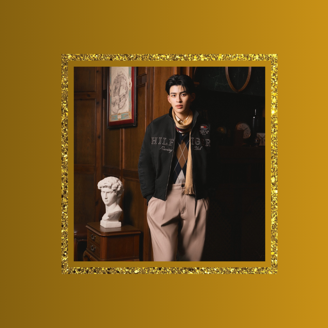 A moment captured by a fan of Pond Naravit Lertratkosum