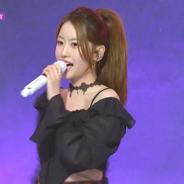 Behind-the-scenes cut of Oh Yujin