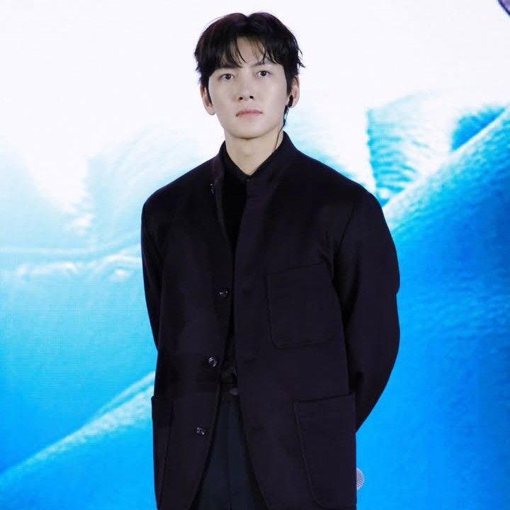 지창욱의 최신 사진