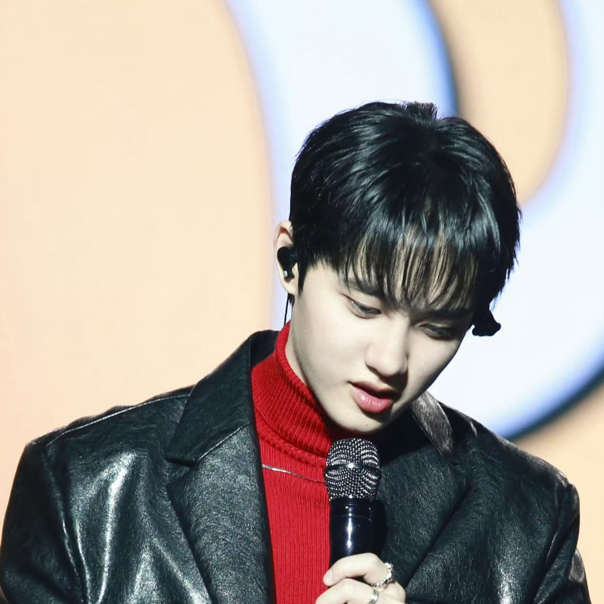 Cuplikan di balik layar dari Doh Kyungsoo (D.O.)