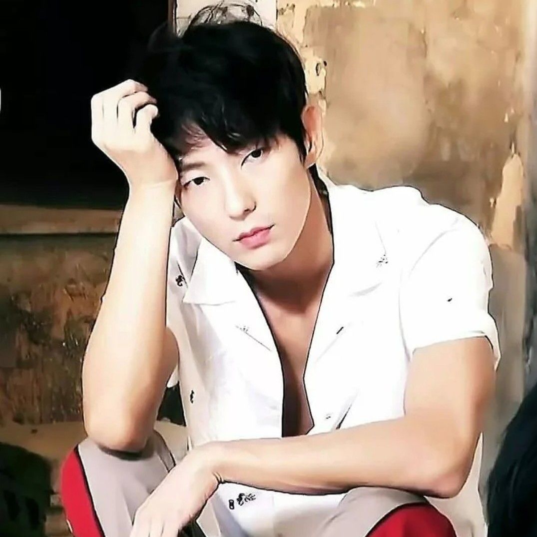 Latest photo of Lee Joongi