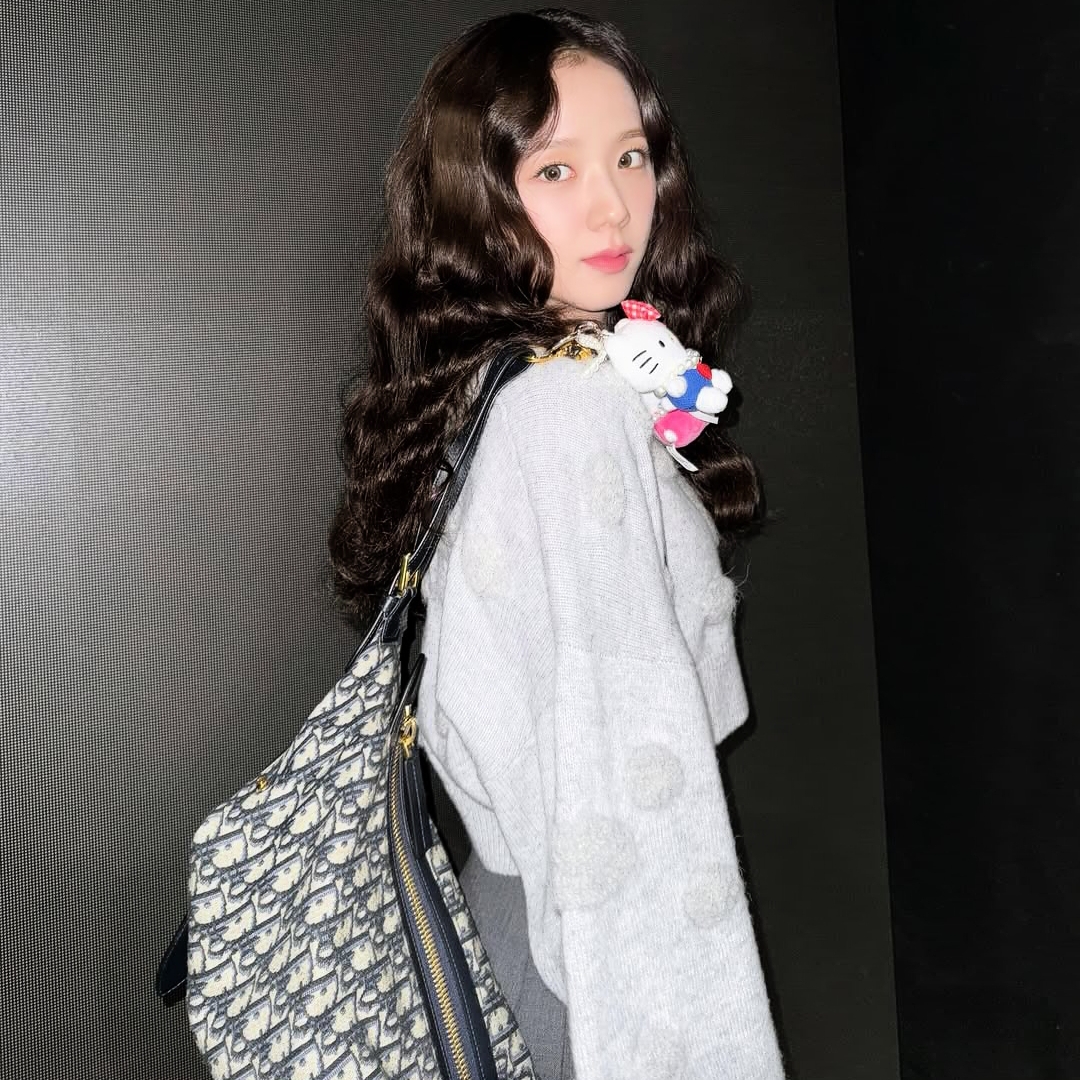 Latest photo of Jisoo (1995)