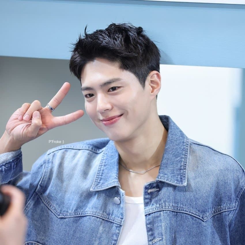 Behind-the-scenes cut of Park Bogum