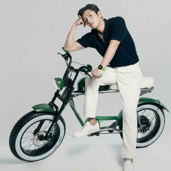 Behind-the-scenes cut of Ji Changwook