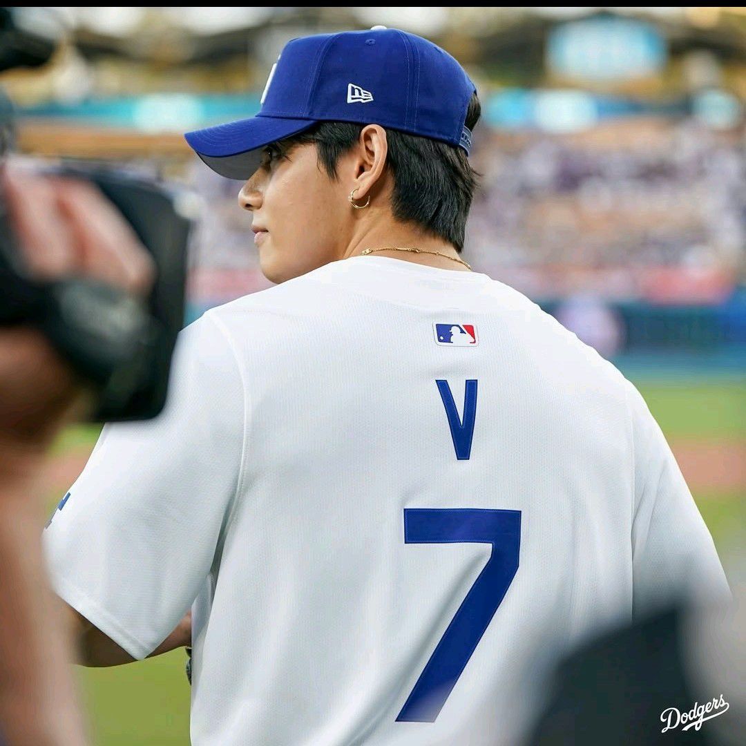 Recent activity shot of Kim Taehyung (V)