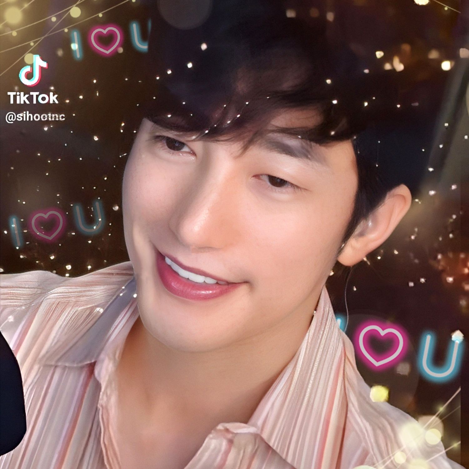 A moment captured by a fan of Park Sihoo