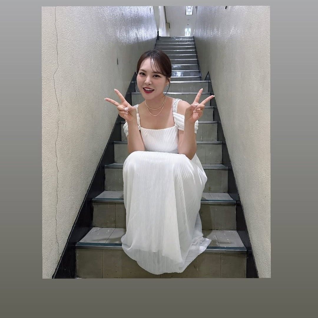 Behind-the-scenes cut of Miss Kim