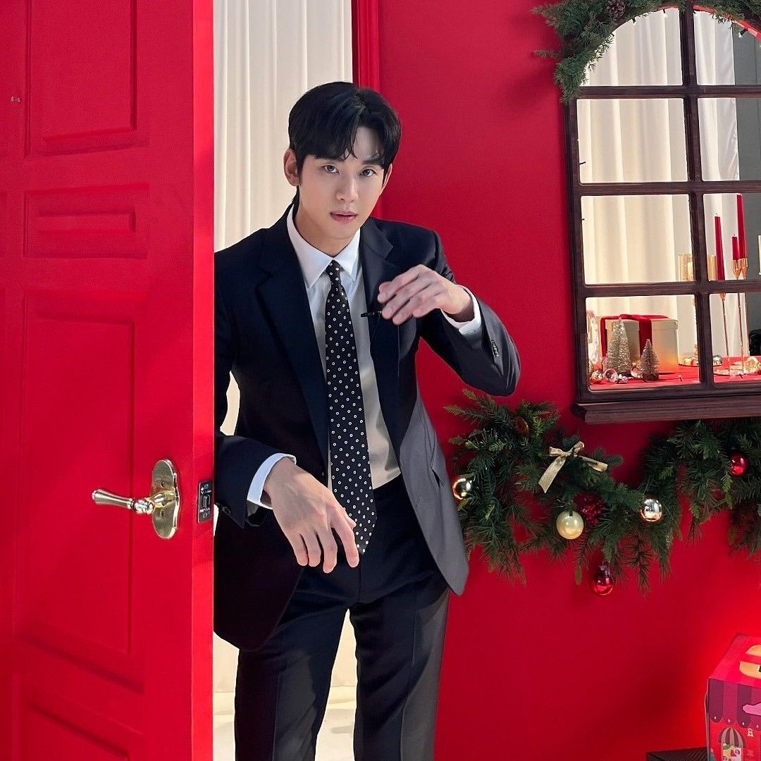 Recent activity shot of Kim Soohyun