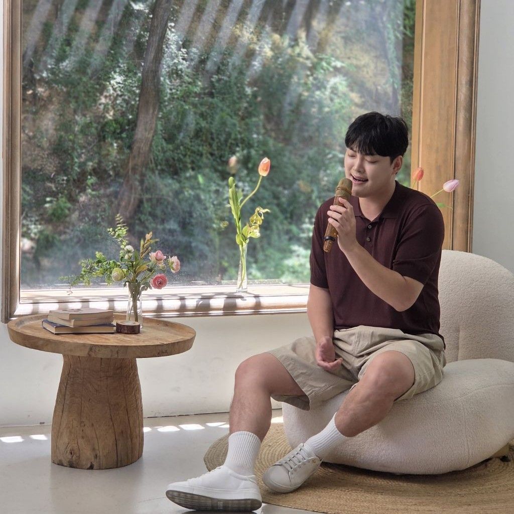 A moment captured by a fan of Kim Kyungmin