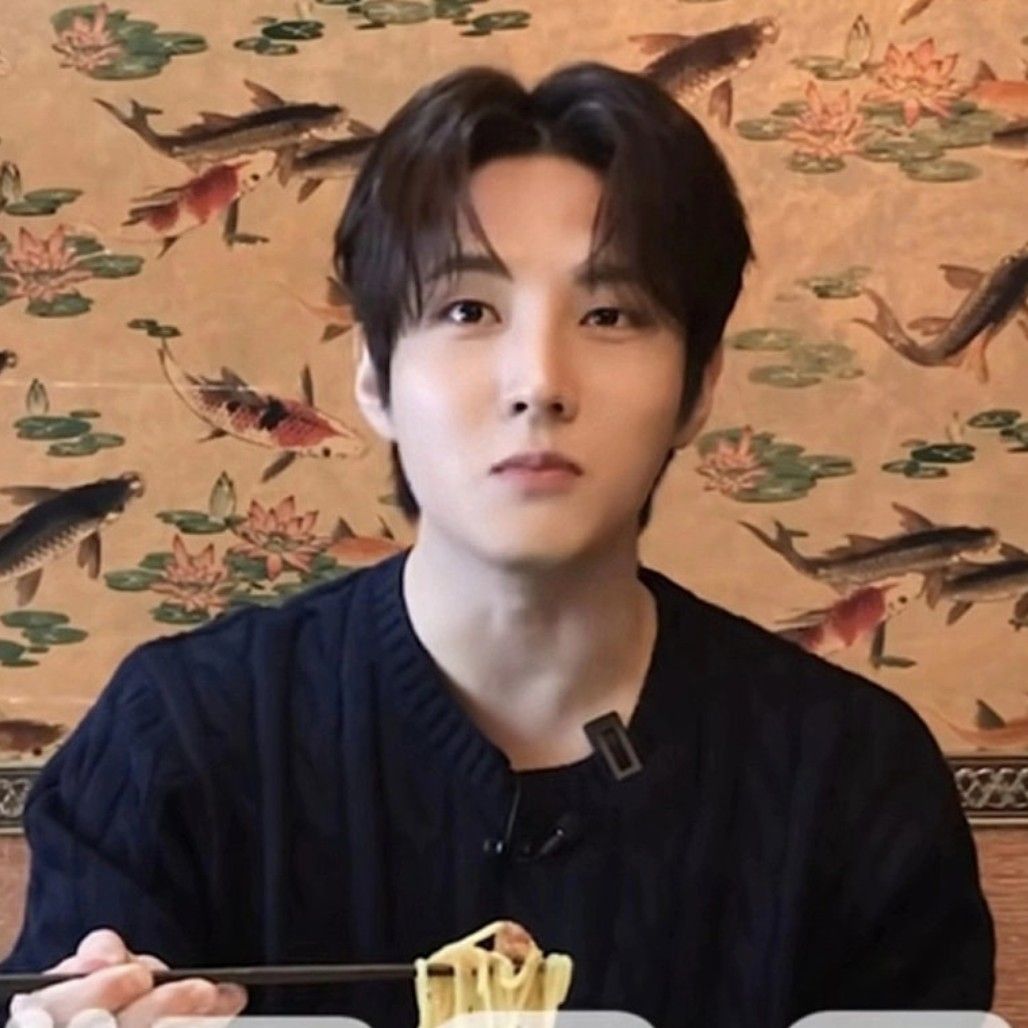 粉絲拍下的金俊賢瞬間