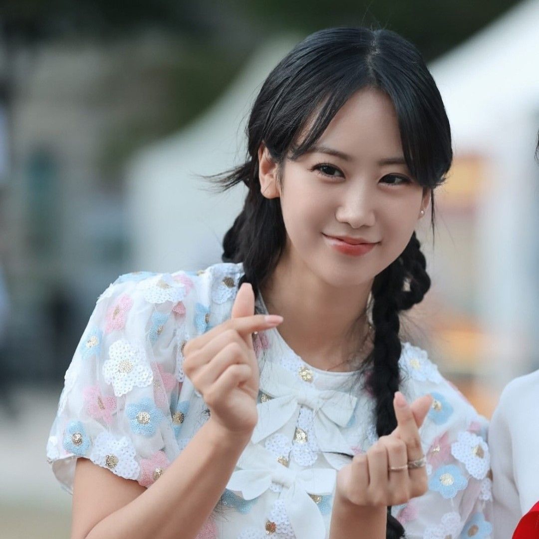 A moment captured by a fan of Kang Hyeyeon