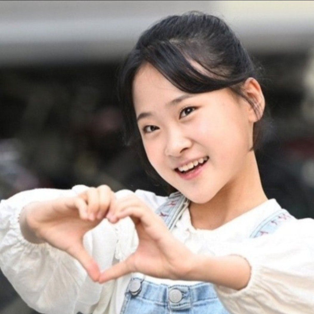 Behind-the-scenes cut of Kim Dahyun