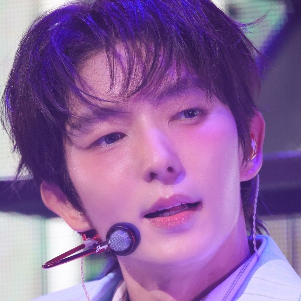 Behind-the-scenes cut of Lee Joongi