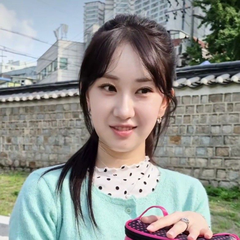 Foto terbaru dari Jeon Yujin