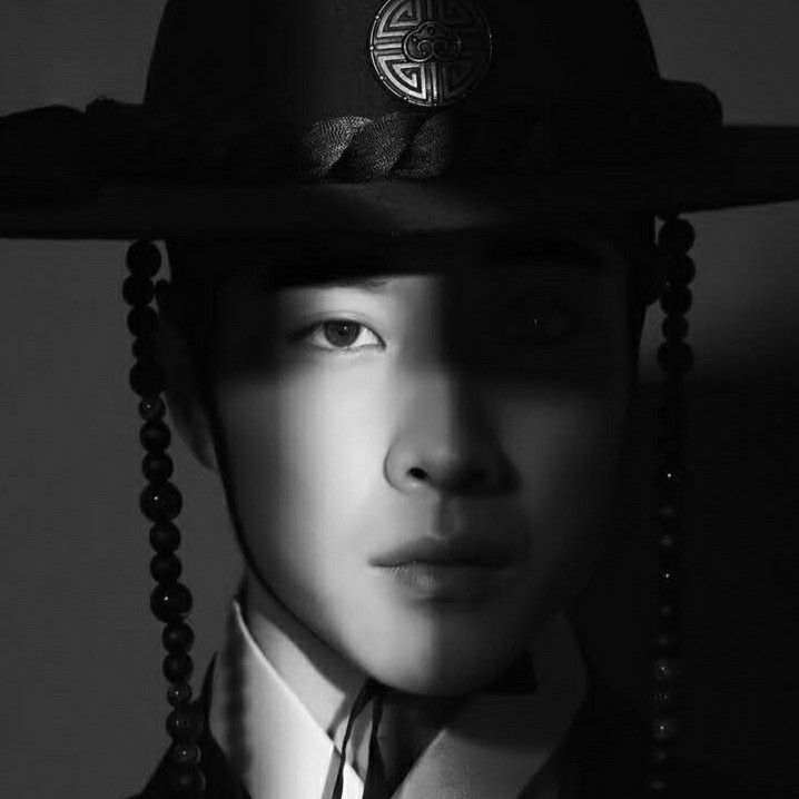 A moment captured by a fan of Lee Jongwon