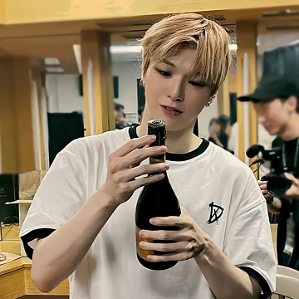 Behind-the-scenes cut of Secret Garden