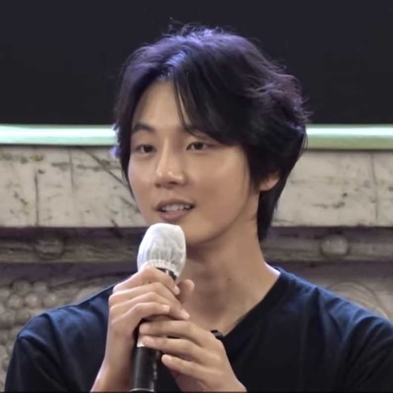 A moment captured by a fan of Yoon Shiyoon