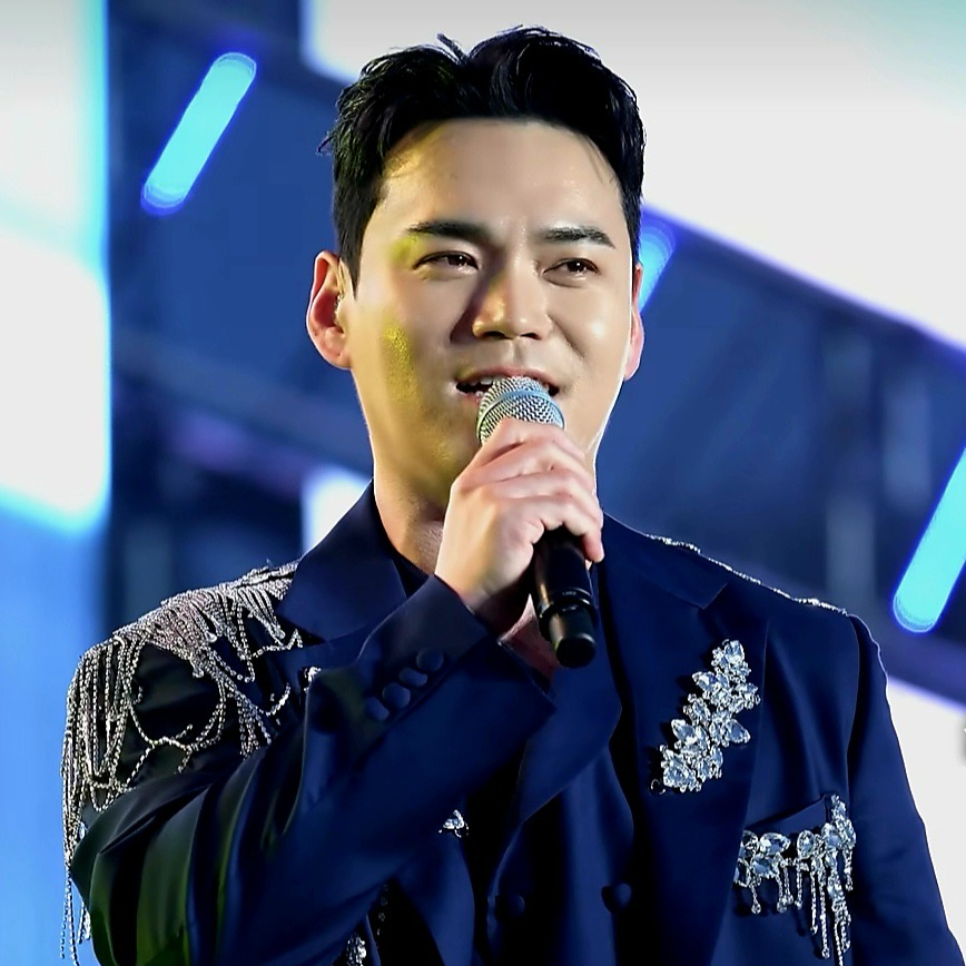 Behind-the-scenes cut of Lee Jung