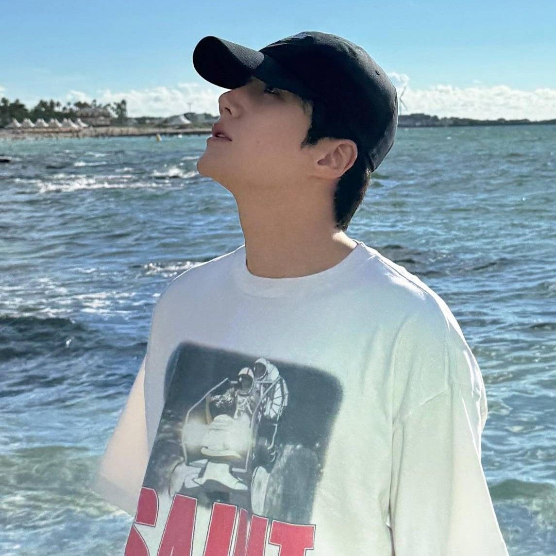 Behind-the-scenes cut of Kim Seonho