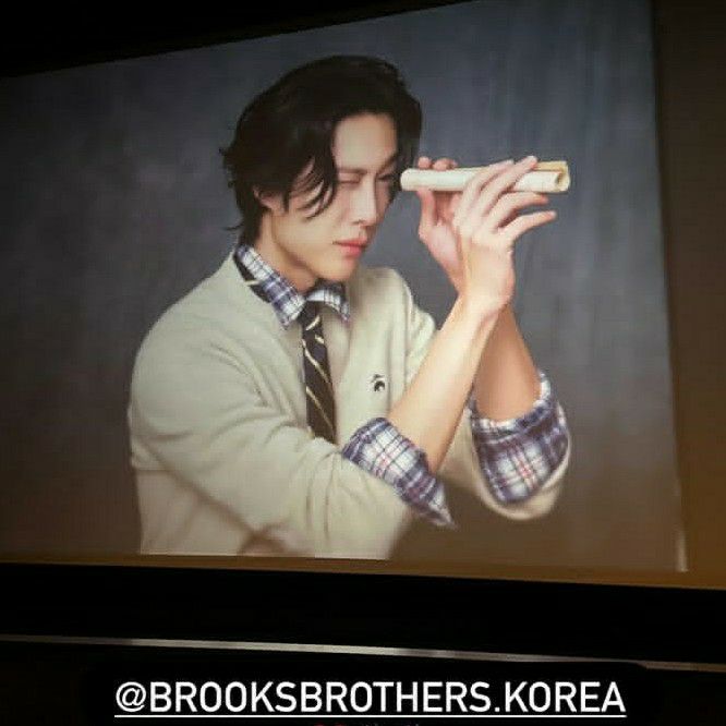 A moment captured by a fan of Lee Jongwon